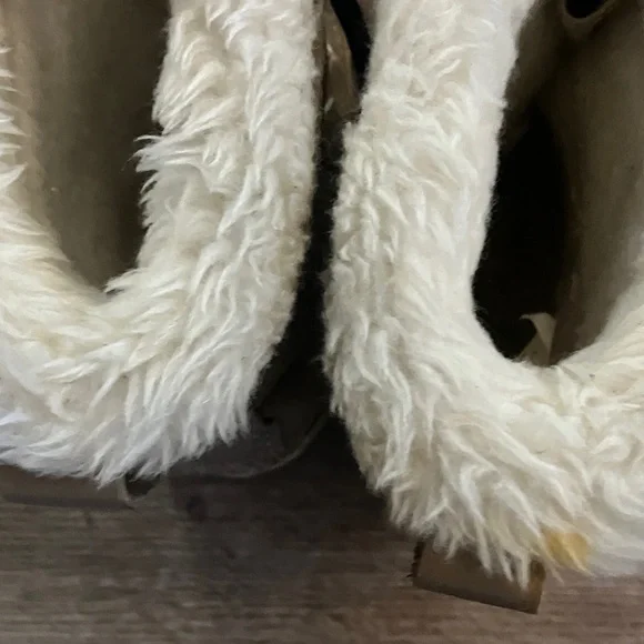 Sorel Women's Winter Boots with Faux Fur - Picture 9 of 12